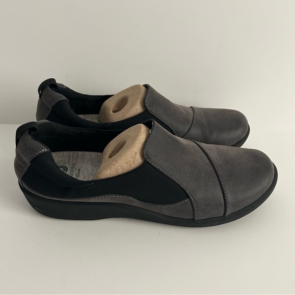 Clarks Cloudstepper Shoes | Size 8.5 - Picture 2 of 6